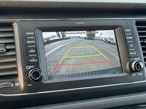 Used 2021 Kia Sedona EX image 20