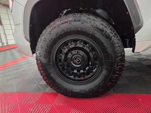 Used 2022 Toyota Tundra Limited AWD/4WD image 78