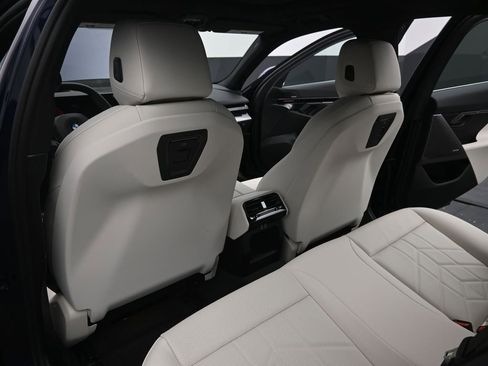 New 2026 BMW 530i w/ Premium Package image 29