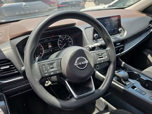 Used 2023 Nissan Rogue S FWD image 8
