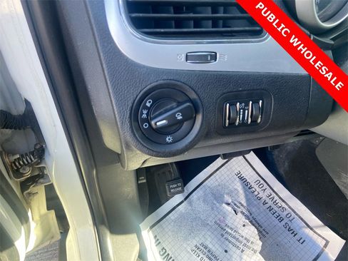 Used 2012 Dodge Journey SXT w/ Flexible Seating Group image 17