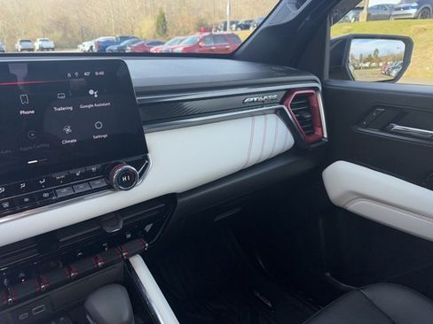 Used 2023 GMC Canyon AT4X image 30
