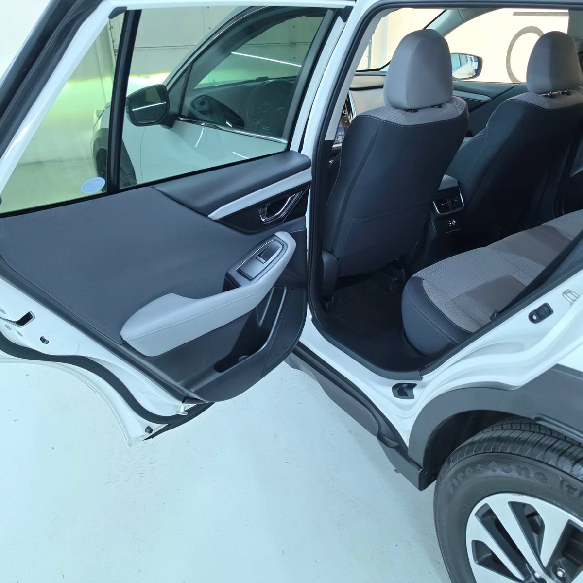 Used 2023 Subaru Outback Premium AWD/4WD image 33
