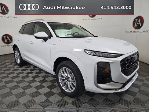 New 2026 Audi Q3 quattro 2.0T AWD/4WD image 1