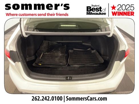 Used 2022 Toyota Corolla SE image 19