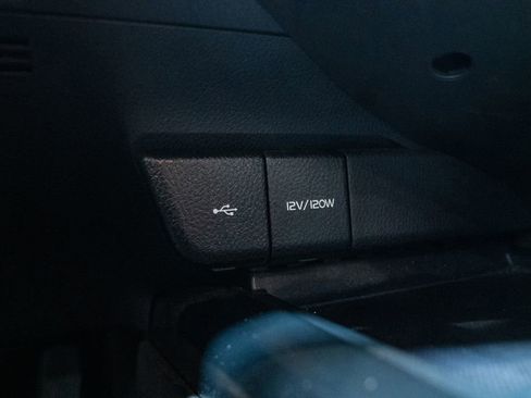 Certified 2020 Toyota Camry SE image 27