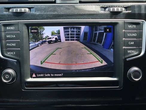Used 2017 Volkswagen GTI SE FWD image 23
