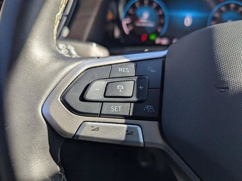 Used 2024 Volkswagen Atlas SE FWD image 13