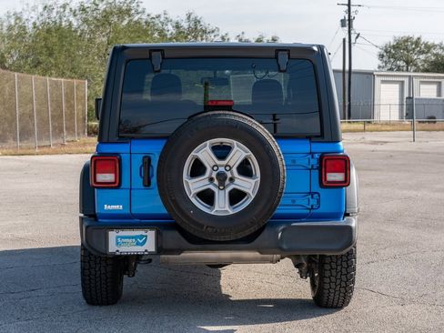 Used 2022 Jeep Wrangler Sport S image 6