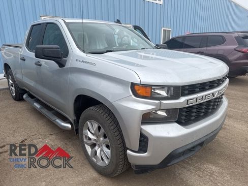 Used 2020 Chevrolet Silverado 1500 Custom w/ Custom Value Package AWD/4WD image 6