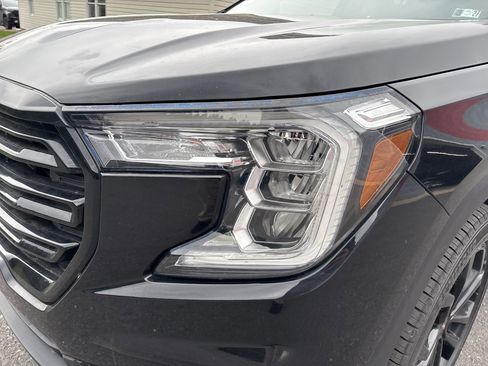 Used 2022 GMC Terrain SLE w/ Driver Convenience Package AWD/4WD image 9
