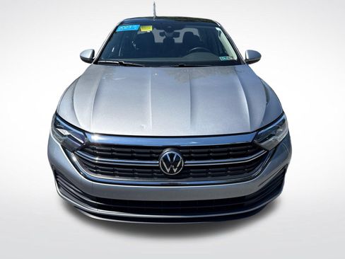 Certified 2023 Volkswagen Jetta SE w/ Panoramic Sunroof Package FWD image 9