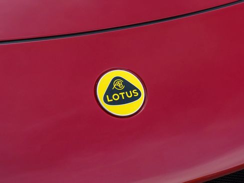 Used 2025 Lotus Emira RWD image 6