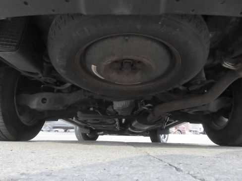 Used 2017 Nissan Pathfinder S image 40