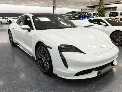 Used 2020 Porsche Taycan Turbo image 3