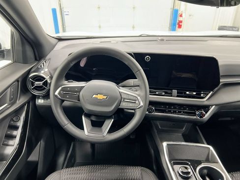 New 2026 Chevrolet Equinox LT w/ Safety and Technology Package FWD image 11