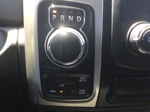 Used 2019 RAM 1500 Classic SLT AWD/4WD image 31