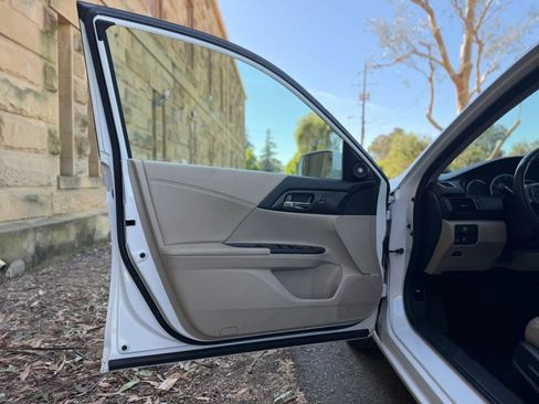 Used 2013 Honda Accord EX-L image 6