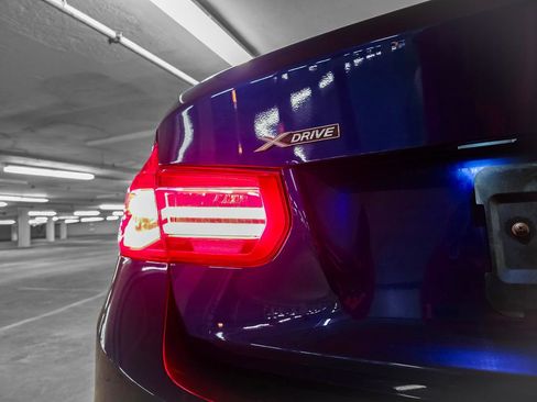 Used 2017 BMW 330i xDrive Sedan image 10