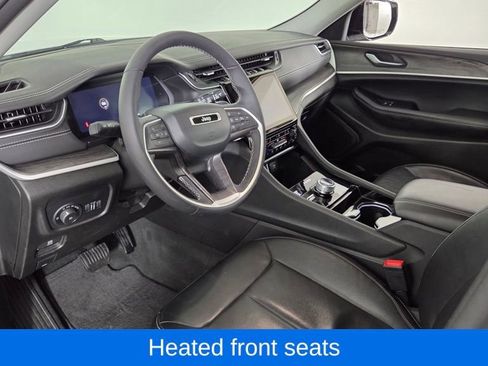 Used 2023 Jeep Grand Cherokee Limited w/ Black Appearance Package image 14