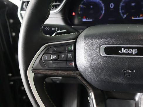 Used 2024 Jeep Grand Cherokee L Limited w/ Luxury Tech Group II image 47