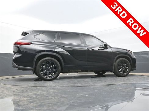 Used 2023 Toyota Highlander L image 48