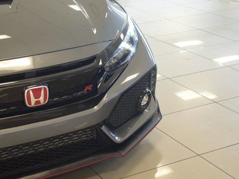 Used 2018 Honda Civic Type R image 10
