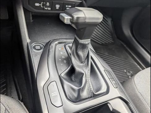 Used 2025 Kia K4 LXS image 13