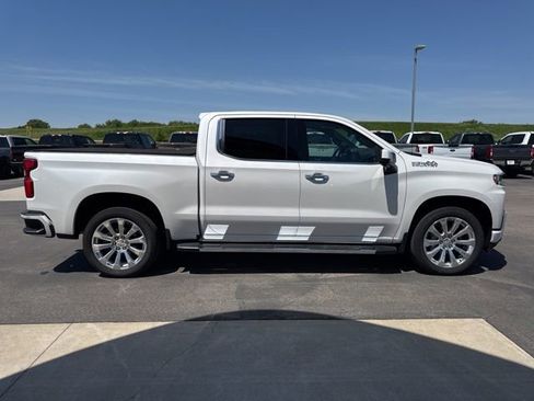 Used 2021 Chevrolet Silverado 1500 High Country w/ Technology Package AWD/4WD image 6