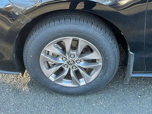 Certified 2023 Toyota Sienna LE image 8