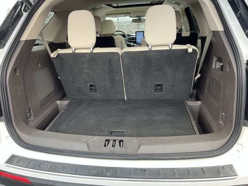 Certified 2022 Ford Explorer Platinum w/ Equipment Group 601A image 12