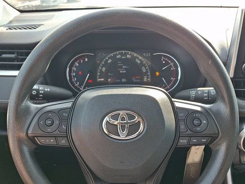 Used 2024 Toyota RAV4 LE AWD/4WD image 18