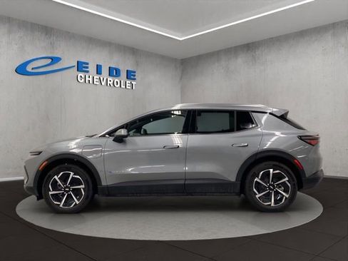 New 2026 Chevrolet Equinox EV LT AWD/4WD image 7
