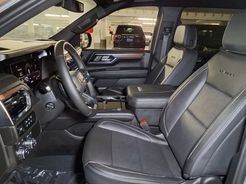 Certified 2025 GMC Yukon XL Denali AWD/4WD image 14