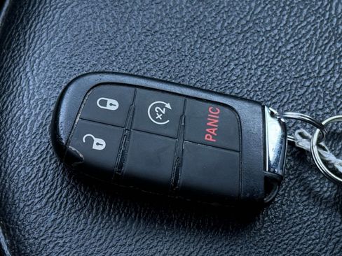 Used 2025 Jeep Compass Limited AWD/4WD image 25