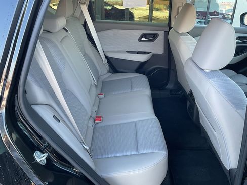 Used 2023 Nissan Rogue SV image 18