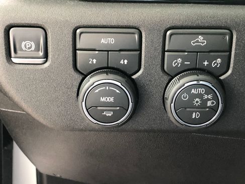 Used 2026 Chevrolet Silverado 1500 RST w/ RST Select Package AWD/4WD image 32