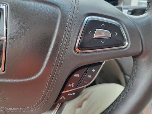 Used 2019 Lincoln MKZ Reserve FWD image 18