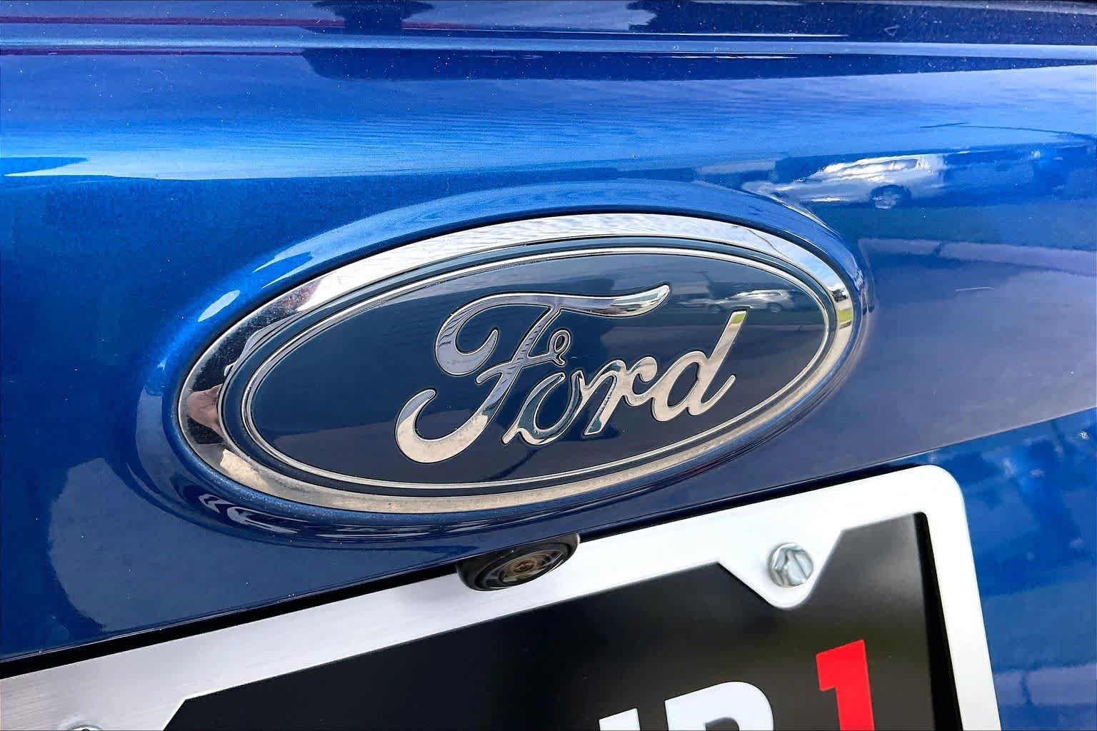 Used 2018 Ford Escape SE w/ SE Sport Appearance Package FWD image 30