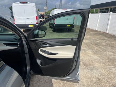 Used 2024 Buick Encore GX Avenir FWD image 10