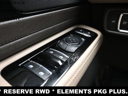 Used 2022 Lincoln Aviator Reserve w/ Elements Package Plus RWD image 22