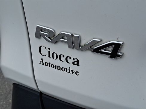 Used 2022 Toyota RAV4 XLE image 29
