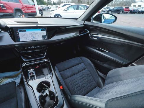 Used 2022 Audi e-tron GT Premium Plus w/ Performance Package image 37