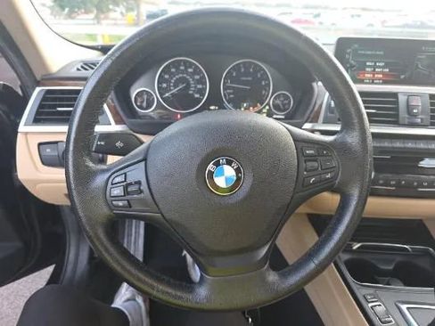 Used 2017 BMW 320i xDrive 320i xDrive Sedan 4D image 10