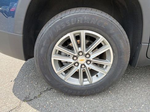 Used 2023 Chevrolet Traverse LT FWD image 8
