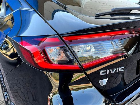 Used 2025 Honda Civic Sport image 22