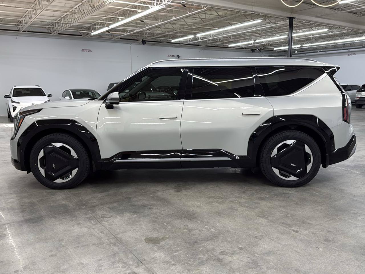 Used 2024 Kia EV9 Land AWD/4WD image 12