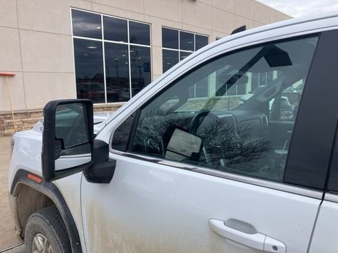 Used 2020 GMC Sierra 2500 SLE image 16