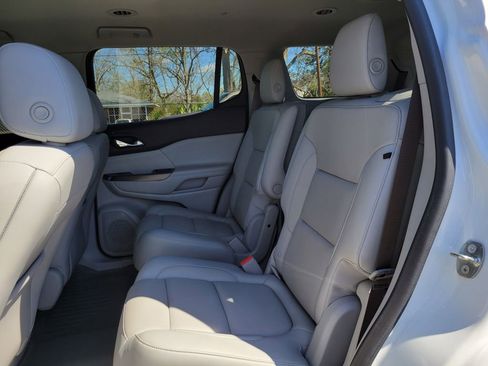 Used 2019 GMC Acadia SLT image 16