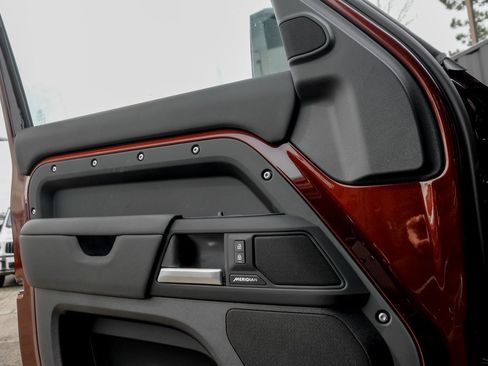 Used 2025 Land Rover Defender 130 S image 11